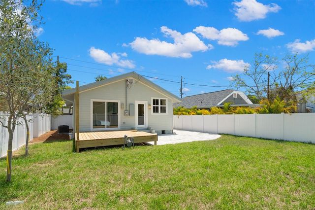 422 24TH STREET N, St Petersburg, FL 33713