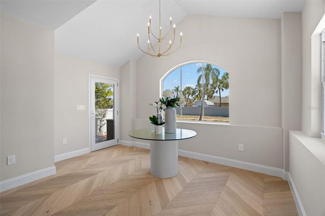 422 24TH STREET N, St Petersburg, FL 33713