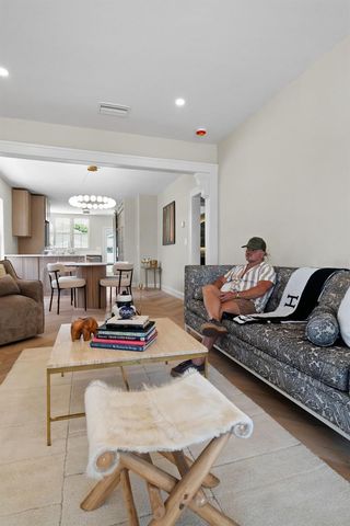 422 24TH STREET N, St Petersburg, FL 33713