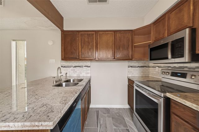 3152 Windchase Boulevard 456, Houston, TX 77082