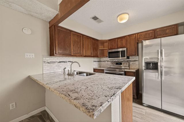 3152 Windchase Boulevard 456, Houston, TX 77082