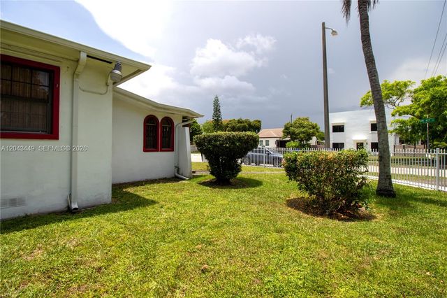 1000 NW 47th St, Miami, FL 33127