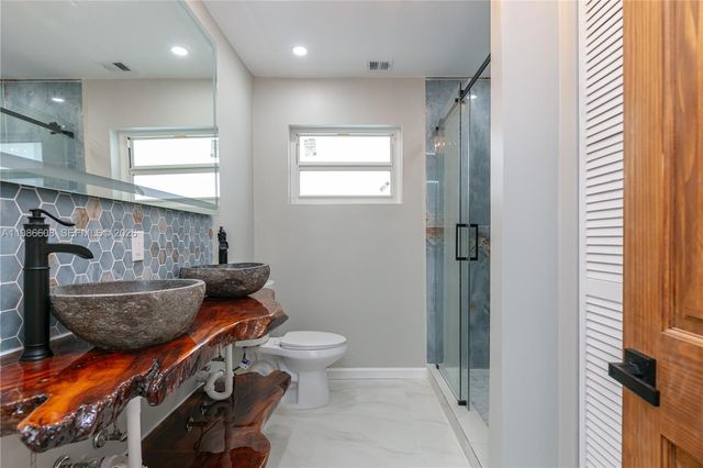 1507 Harding St, Hollywood, FL 33020