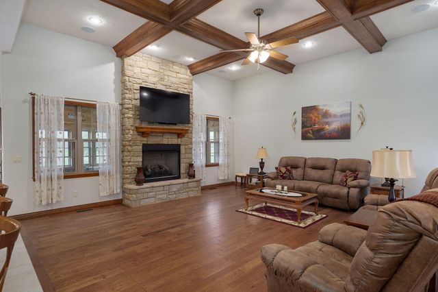 912 W Sole Drive, Nixa, MO 65714