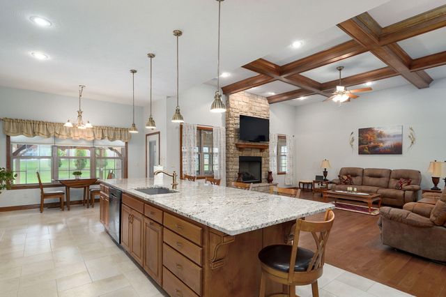 912 W Sole Drive, Nixa, MO 65714