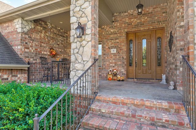 912 W Sole Drive, Nixa, MO 65714