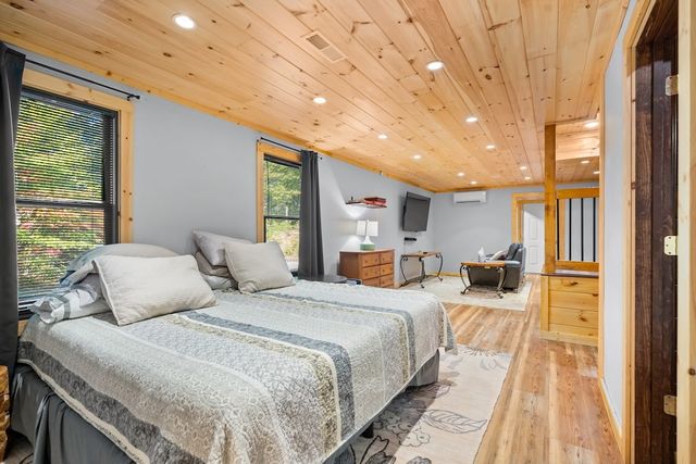 214 Dickerson Drive, Ellijay, GA 30536