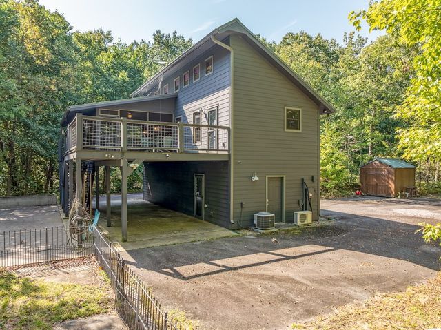 214 Dickerson Drive, Ellijay, GA 30536