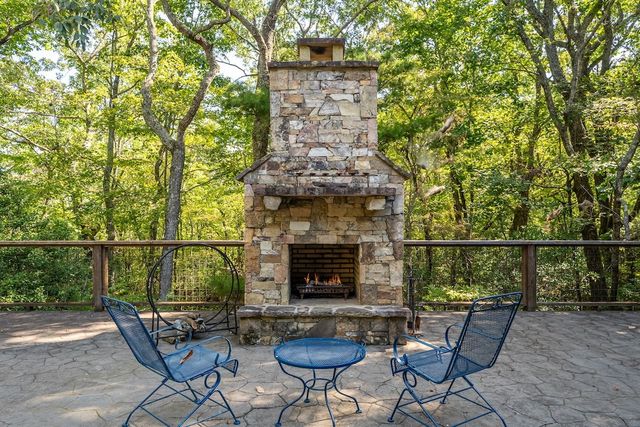 214 Dickerson Drive, Ellijay, GA 30536