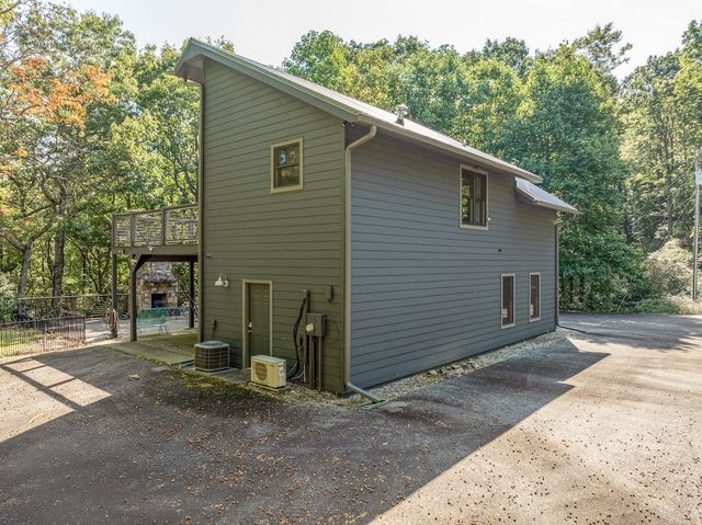 214 Dickerson Drive, Ellijay, GA 30536