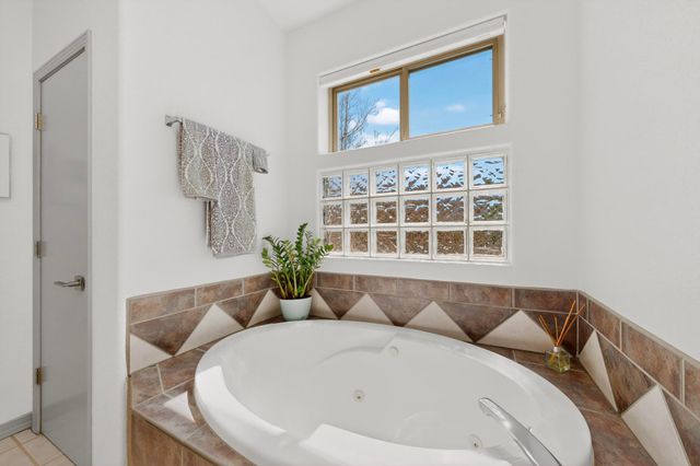 6312 Calla Lily Circle NE, Albuquerque, NM 87111