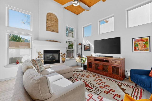 6312 Calla Lily Circle NE, Albuquerque, NM 87111