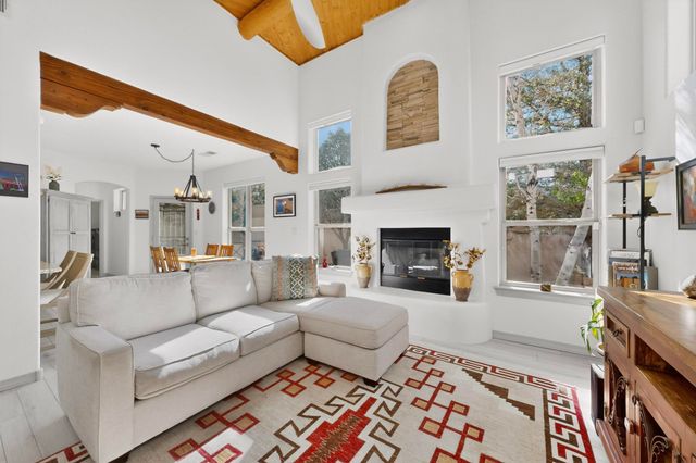 6312 Calla Lily Circle NE, Albuquerque, NM 87111