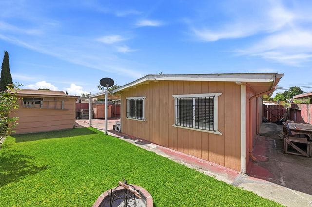 27864 Mandarin Ave, Hayward, CA 94544