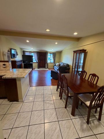 27864 Mandarin Ave, Hayward, CA 94544