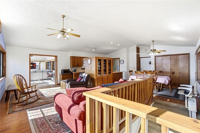 70 Pleasant Ridge Drive, Holiday Island, AR 72631