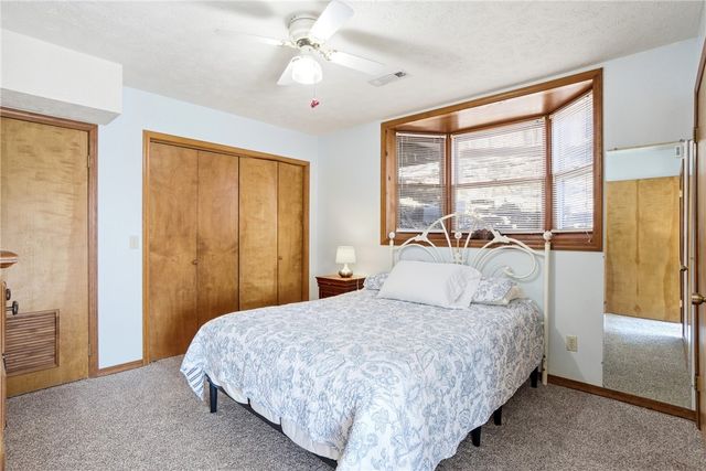 70 Pleasant Ridge Drive, Holiday Island, AR 72631