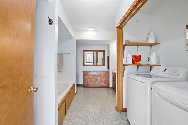 70 Pleasant Ridge Drive, Holiday Island, AR 72631