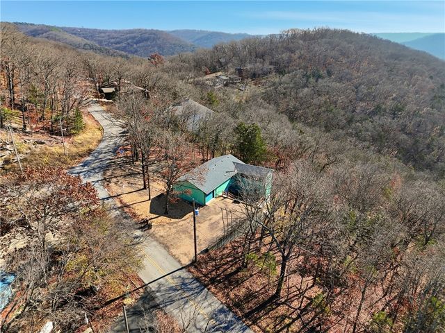 70 Pleasant Ridge Drive, Holiday Island, AR 72631