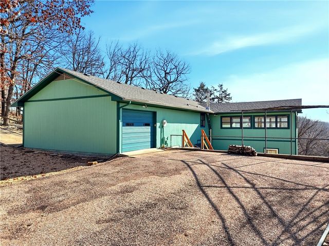 70 Pleasant Ridge Drive, Holiday Island, AR 72631