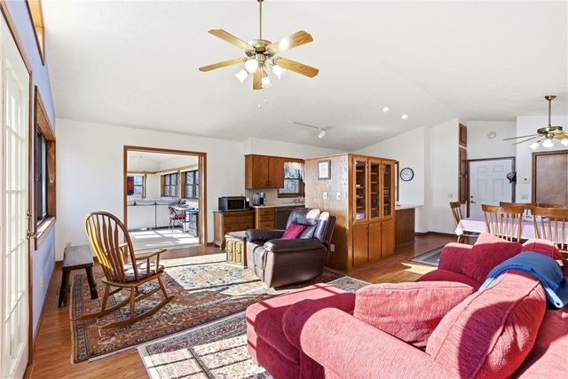 70 Pleasant Ridge Drive, Holiday Island, AR 72631