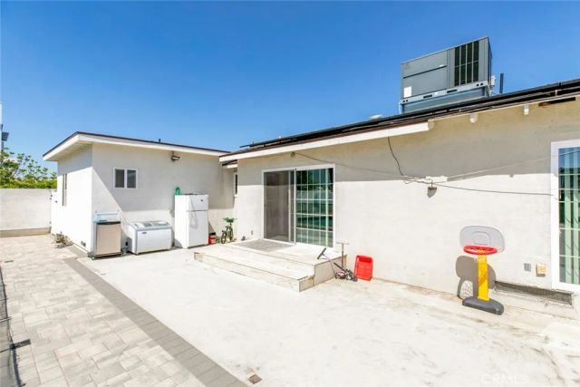 11024 Peoria Street, Sun Valley, CA 91352