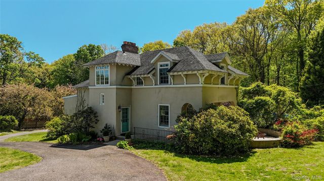 14 Terra Mar Drive, Huntington Bay, NY 11743