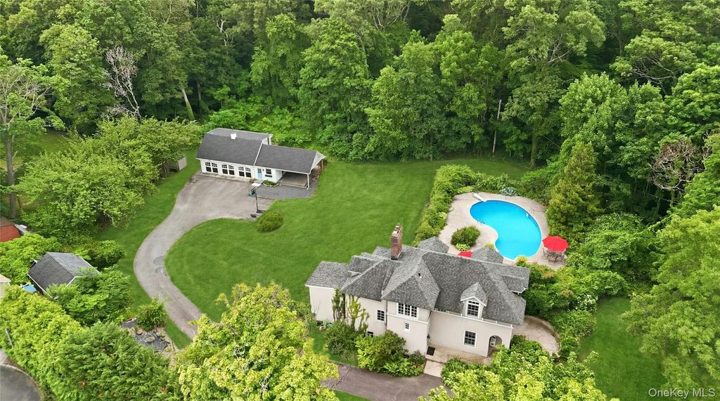 14 Terra Mar Drive, Huntington Bay, NY 11743