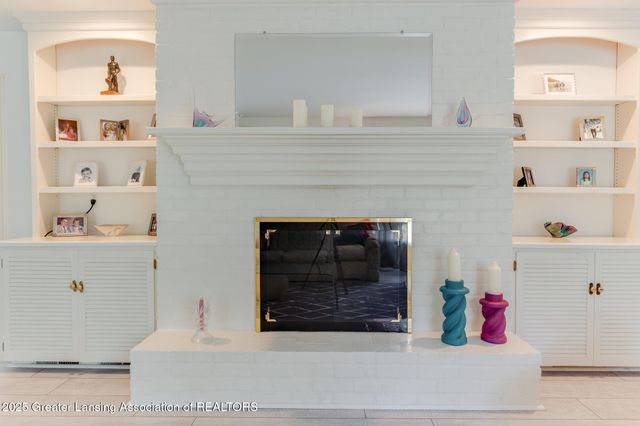 1719 Woodside Drive, East Lansing, MI 48823