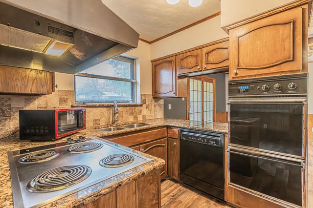 702 Fouts Drive, Irving, TX 75061