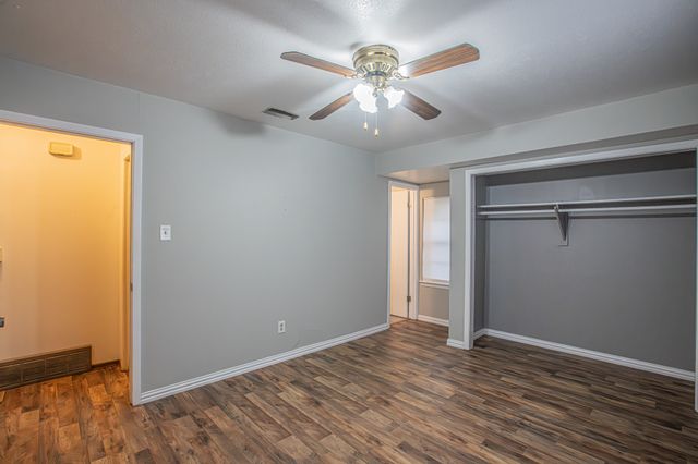 702 Fouts Drive, Irving, TX 75061