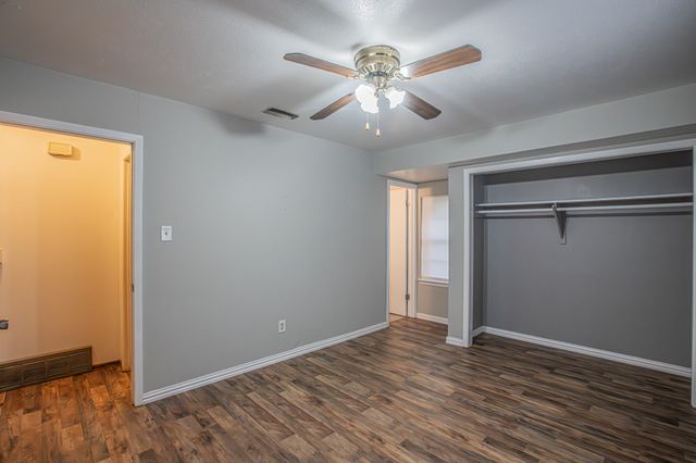 702 Fouts Drive, Irving, TX 75061