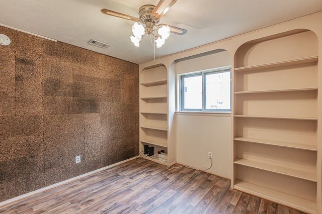 702 Fouts Drive, Irving, TX 75061