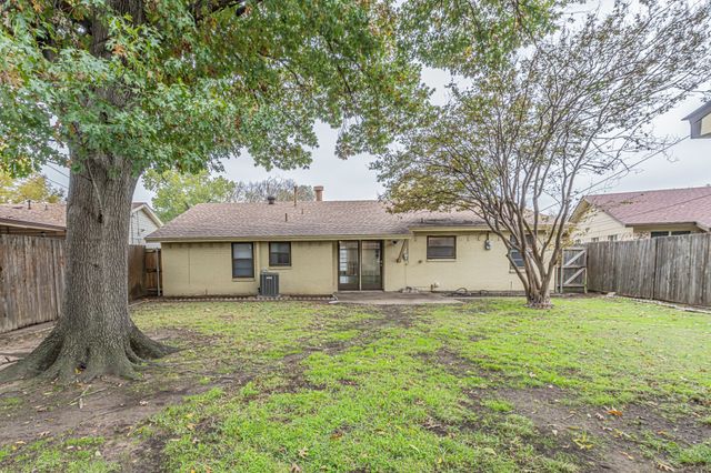 702 Fouts Drive, Irving, TX 75061
