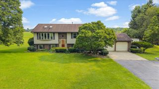 3333 Rocky Point Rd, Springfield, OH 45502