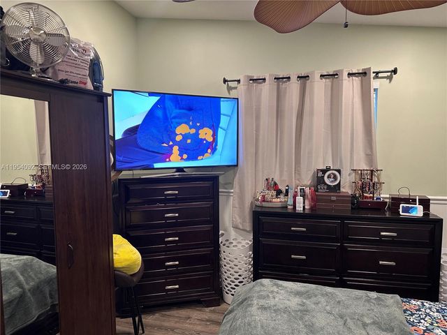 5700 SW 54th Ter, Davie, FL 33314