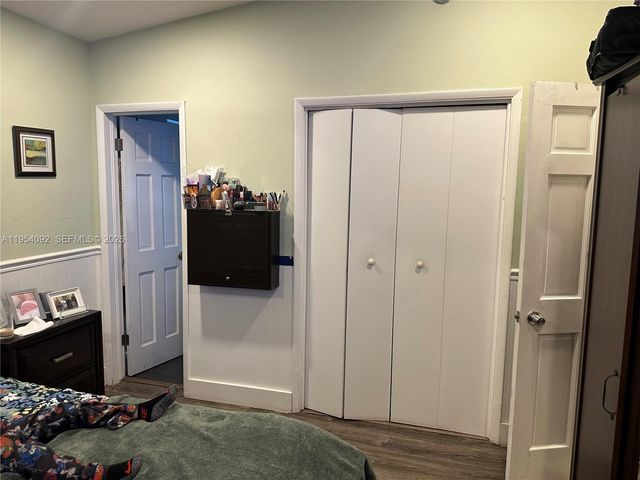 5700 SW 54th Ter, Davie, FL 33314