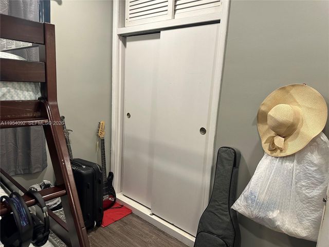 5700 SW 54th Ter, Davie, FL 33314