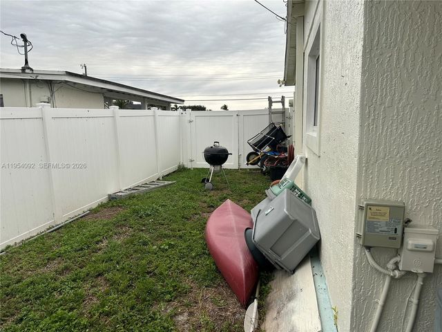 5700 SW 54th Ter, Davie, FL 33314