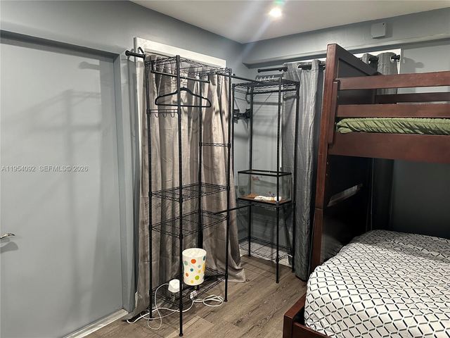 5700 SW 54th Ter, Davie, FL 33314