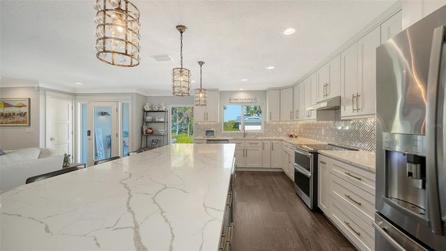 1050 BOGEY LANE, Longboat Key, FL 34228