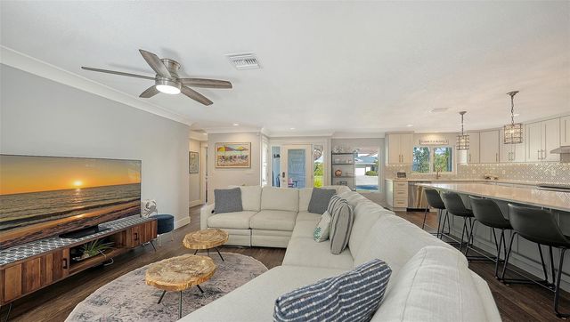 1050 BOGEY LANE, Longboat Key, FL 34228