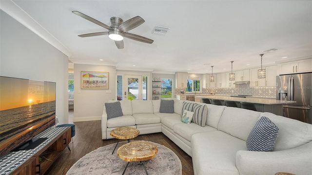 1050 BOGEY LANE, Longboat Key, FL 34228