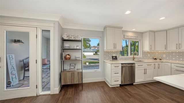 1050 BOGEY LANE, Longboat Key, FL 34228