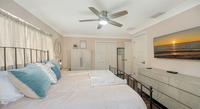 1050 BOGEY LANE, Longboat Key, FL 34228