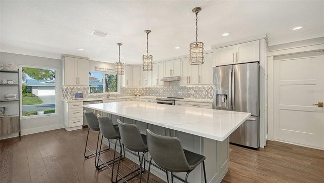 1050 BOGEY LANE, Longboat Key, FL 34228