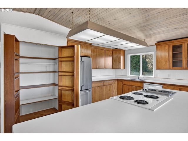 87784 TERRACE VIEW Dr, Florence, OR 97439