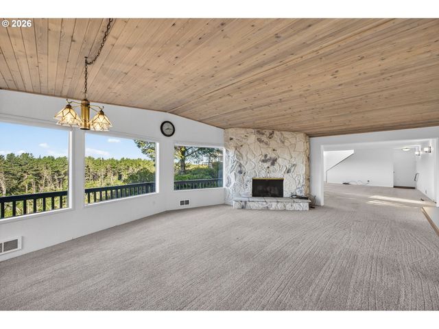 87784 TERRACE VIEW Dr, Florence, OR 97439