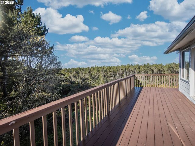 87784 TERRACE VIEW Dr, Florence, OR 97439