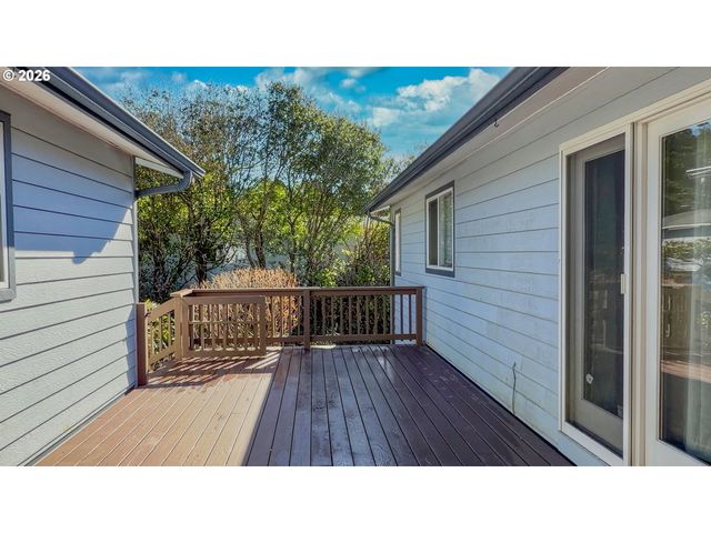 87784 TERRACE VIEW Dr, Florence, OR 97439